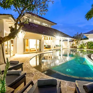  Villa La Oberoi Indonesia