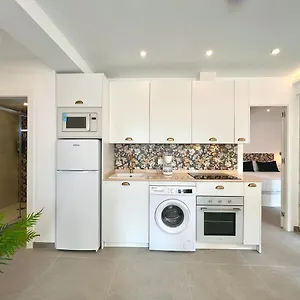 https://malagueta-beach-iii-terrace-by-ele-apartments.1costadelsol.com